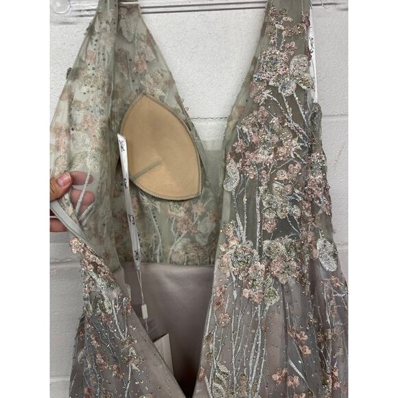 New Mac Duggal Sz 12 pink flower floral glitter Embroidered Illusion V-Neck Gown - Picture 9 of 11